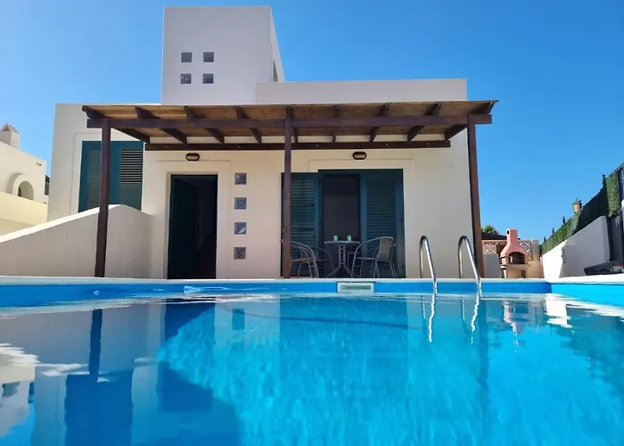 Villa con piscina cerca de las dunas de corralejo